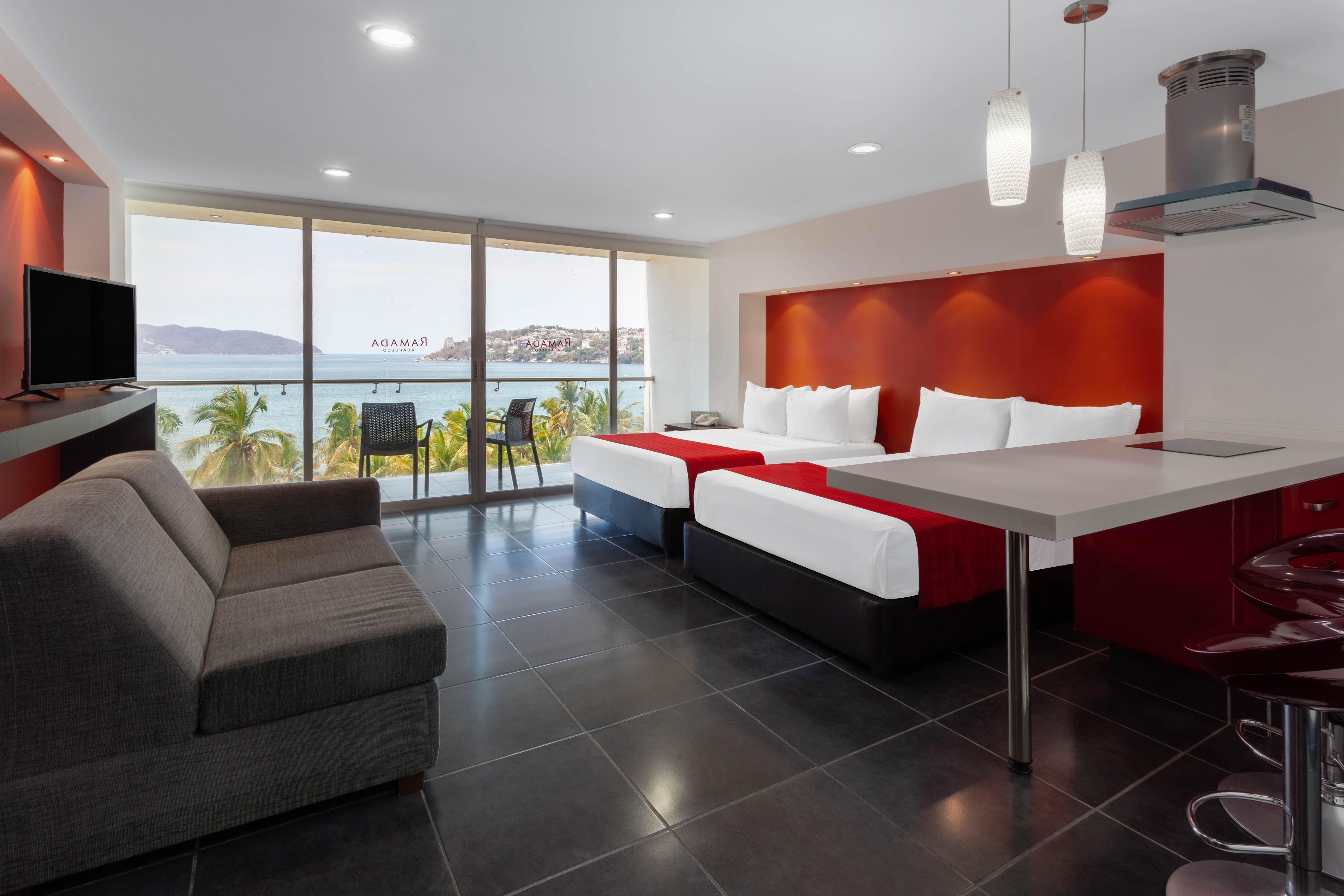 Ramada By Wyndham Acapulco Hotel & Suites Exterior photo