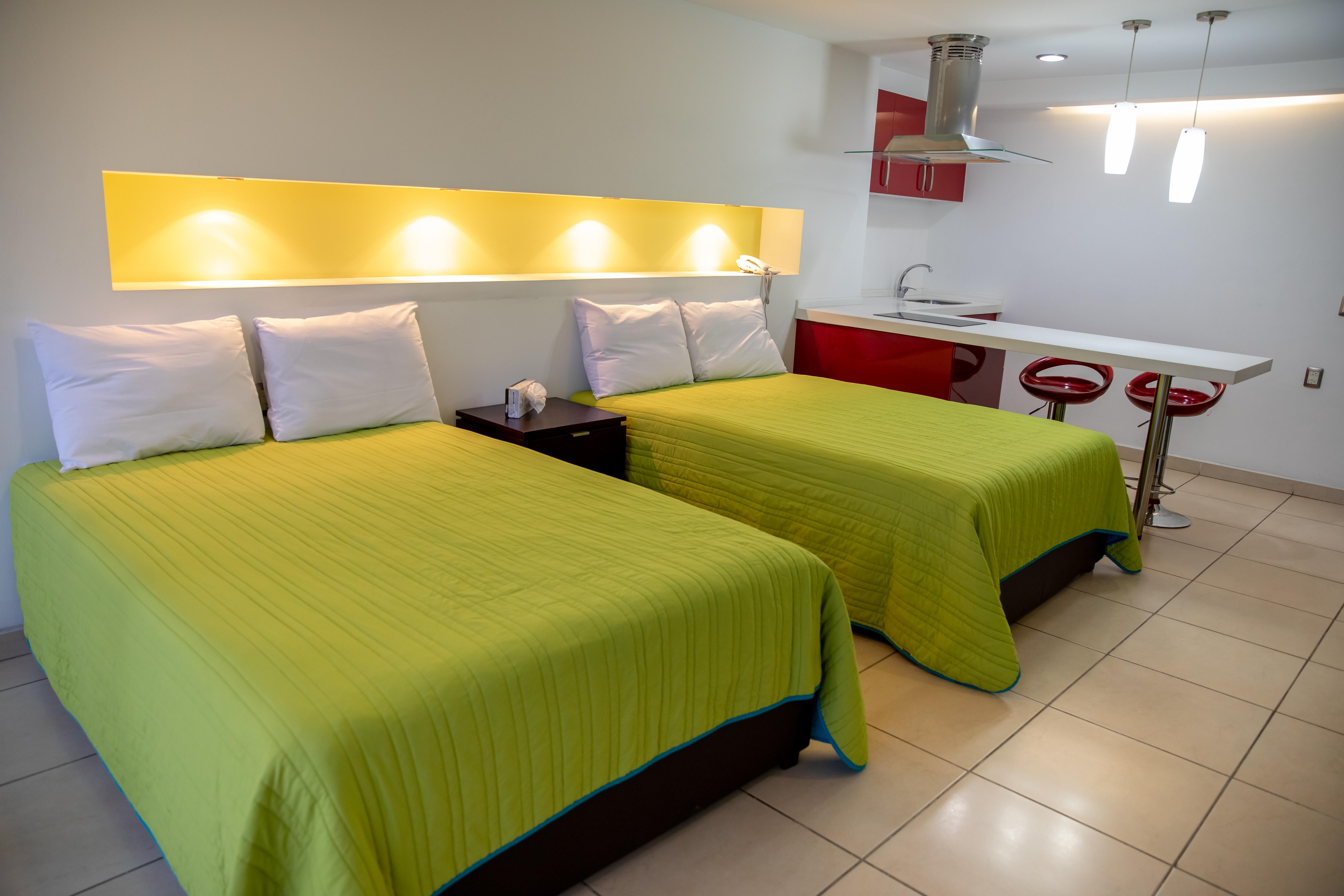 Ramada By Wyndham Acapulco Hotel & Suites Exterior photo