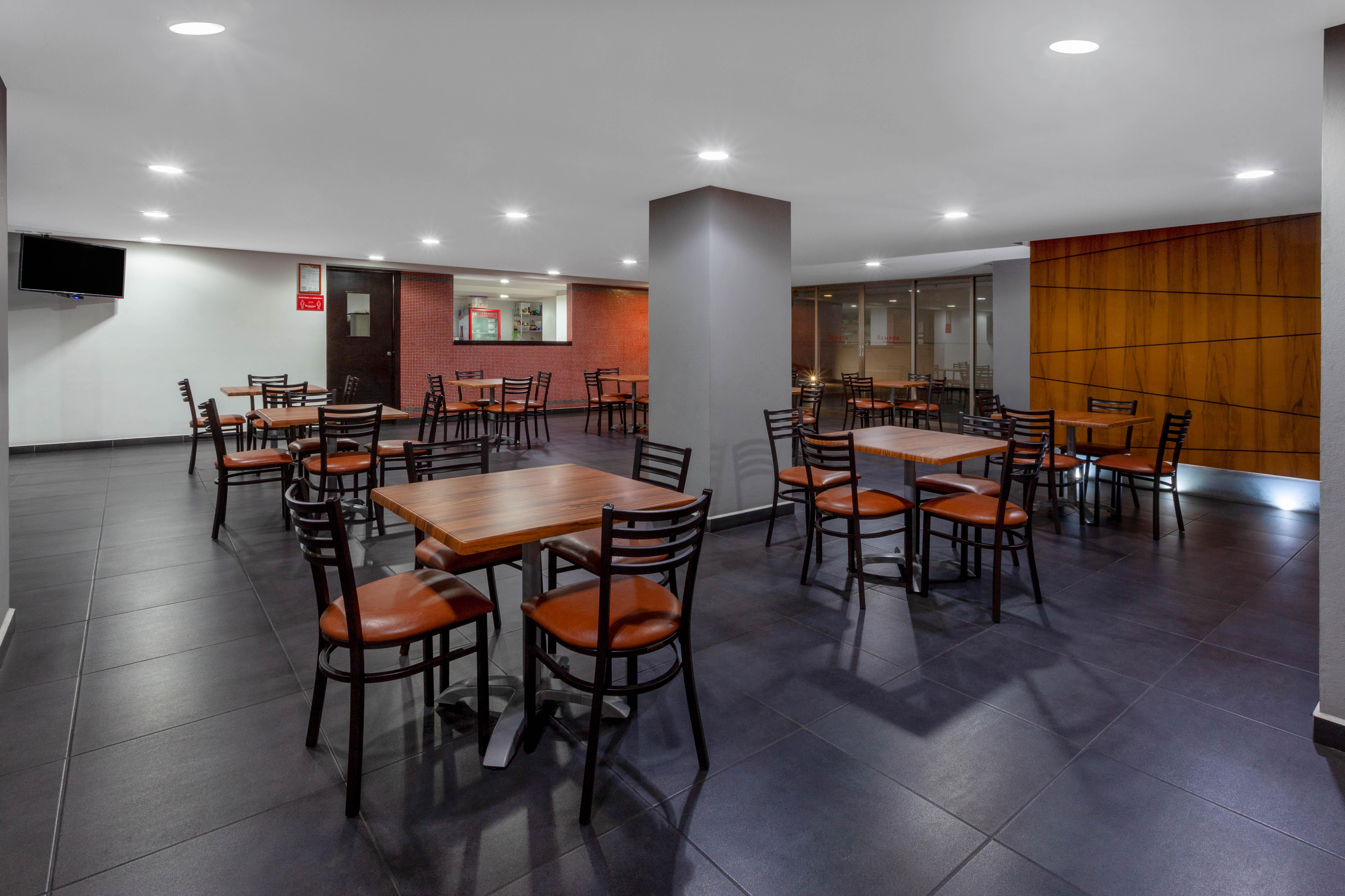 Ramada By Wyndham Acapulco Hotel & Suites Exterior photo