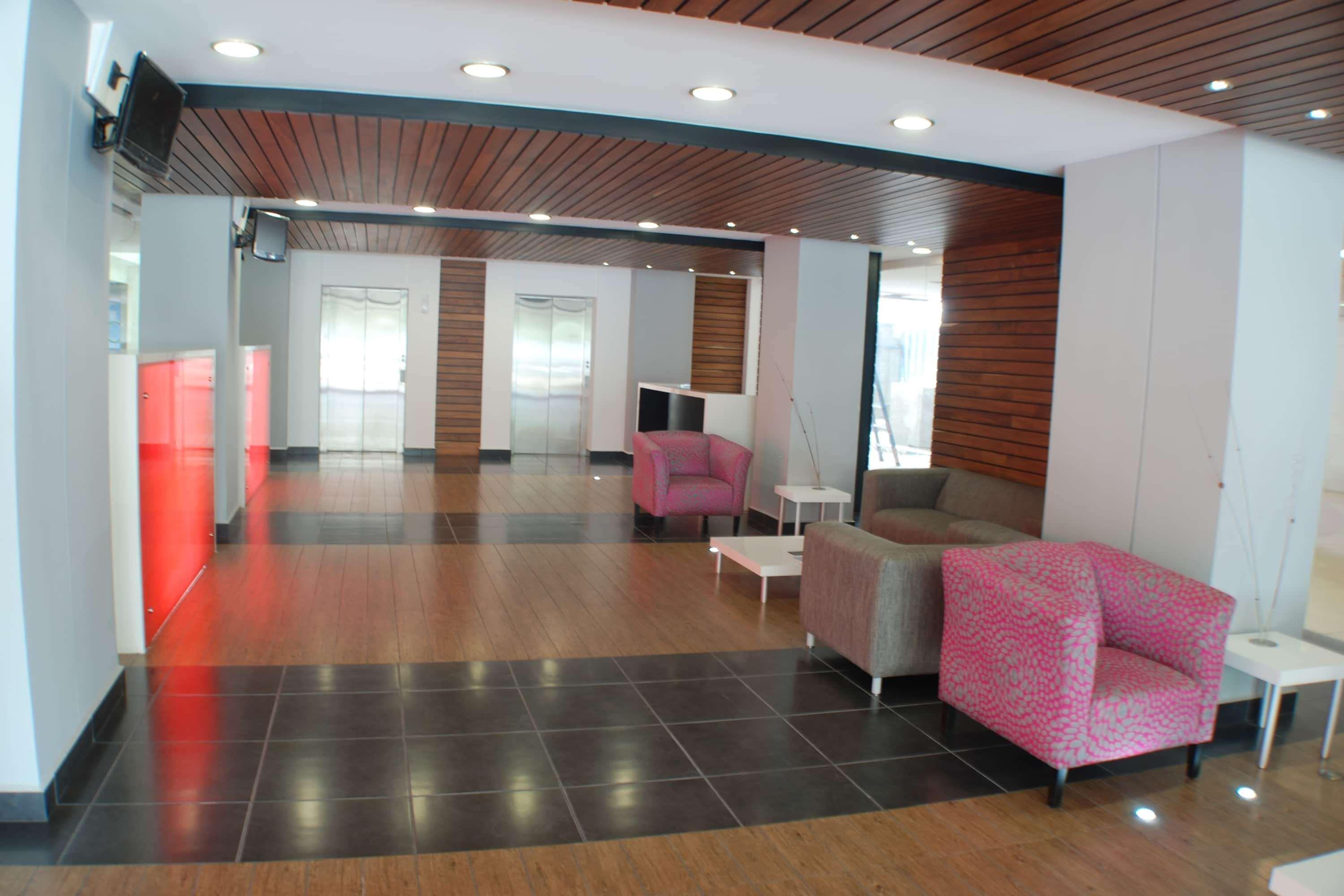 Ramada By Wyndham Acapulco Hotel & Suites Exterior photo