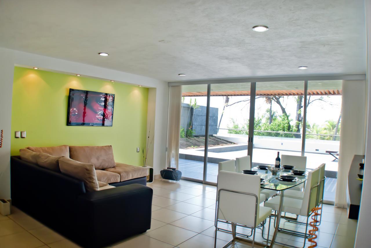 Ramada By Wyndham Acapulco Hotel & Suites Exterior photo