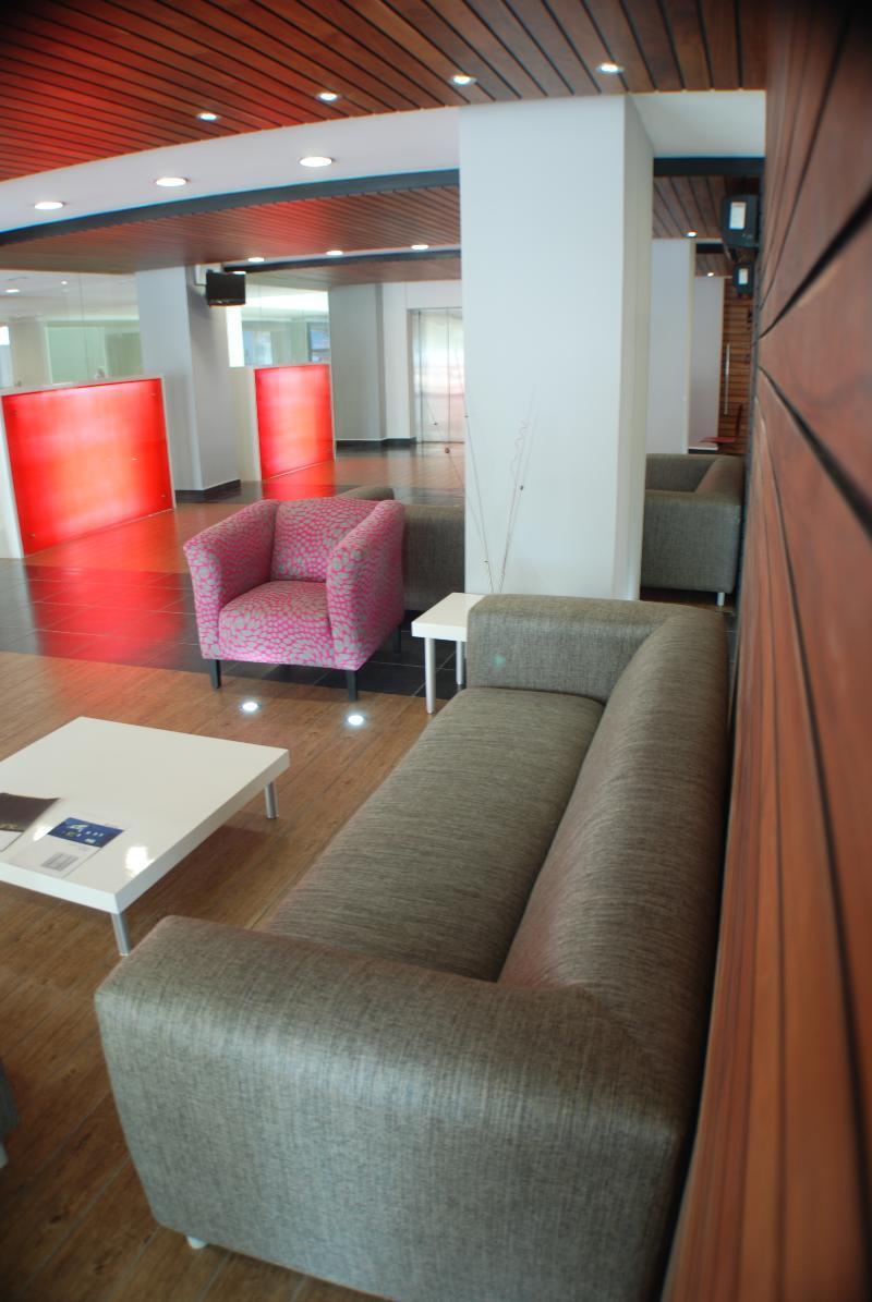 Ramada By Wyndham Acapulco Hotel & Suites Exterior photo